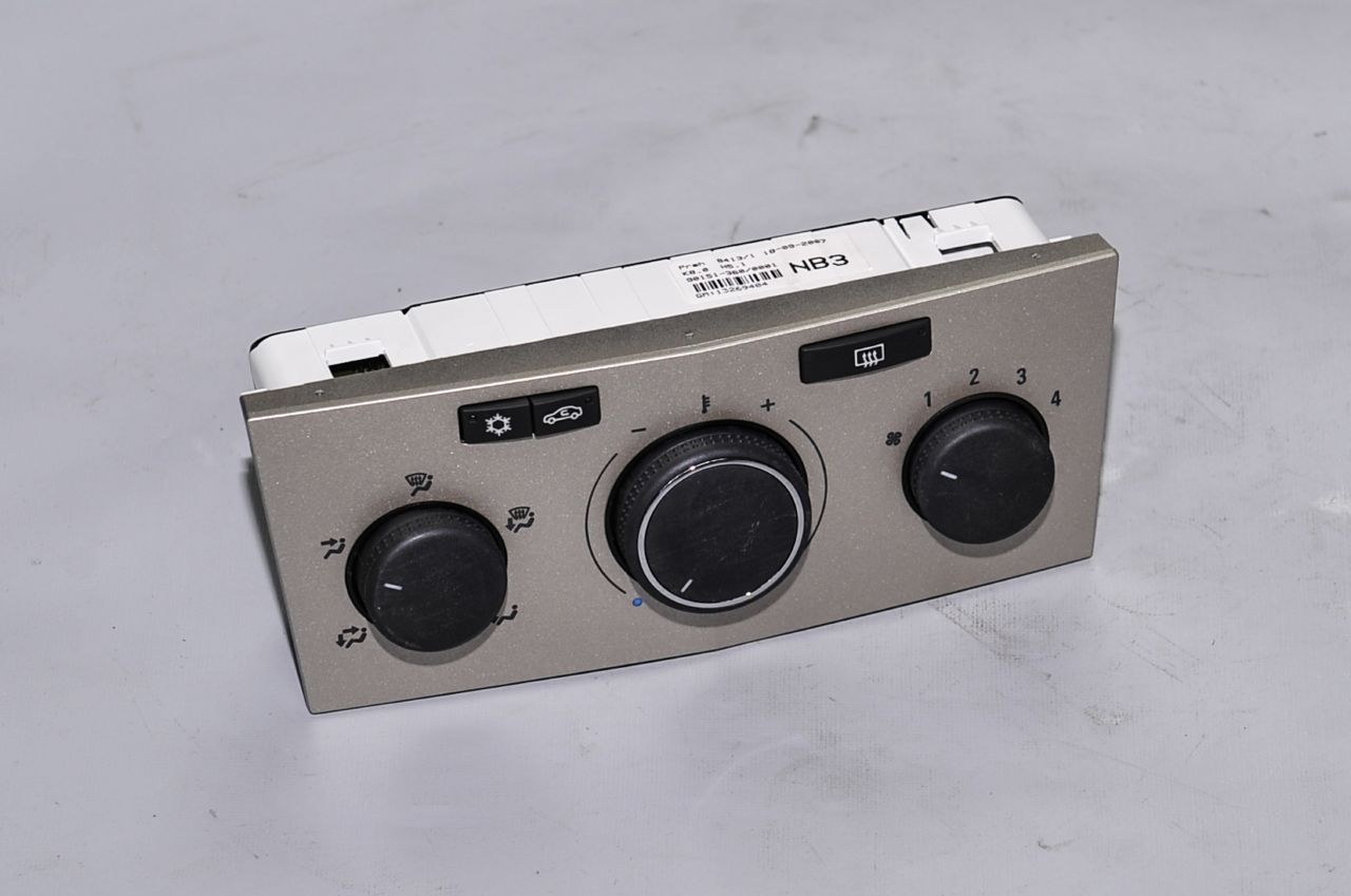 İNSİGNİA ÇIKMA YEDEK PARÇA ASTRA H KALERFER KUMANDA PANELİ